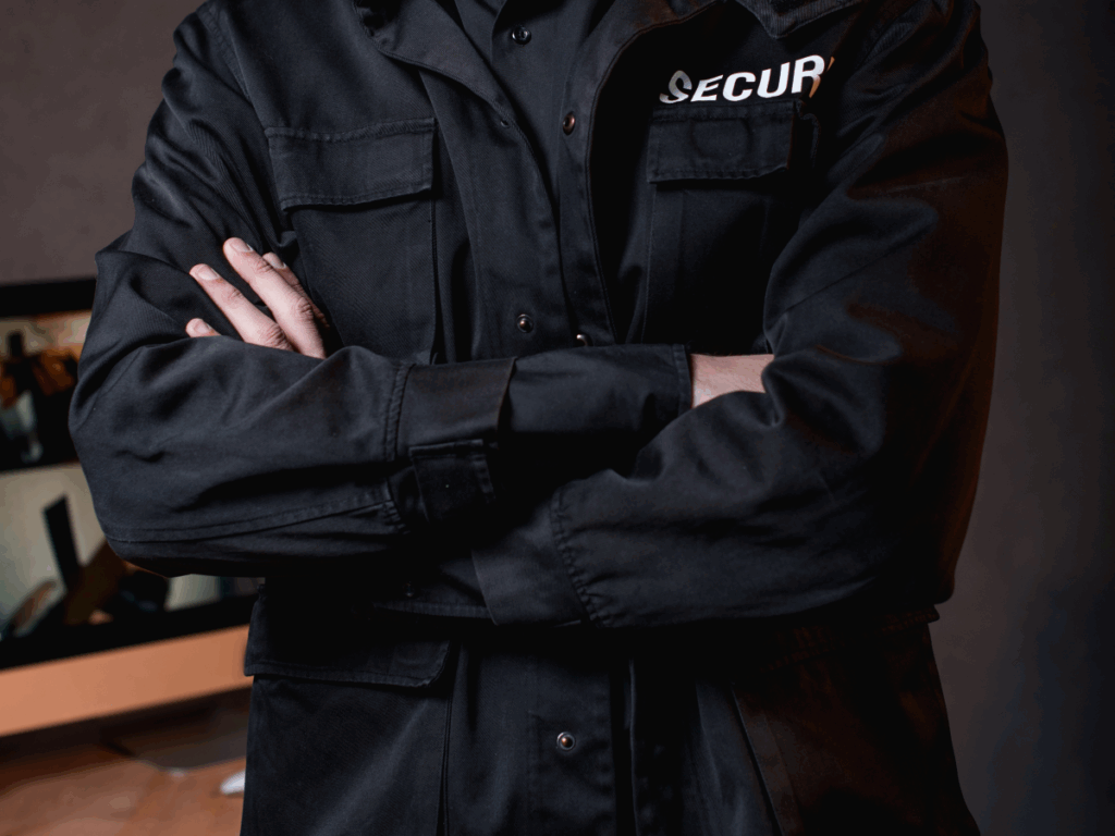 Vigilancia nocturna: riesgos comunes y cómo mitigarlos desde el patrullaje inteligente