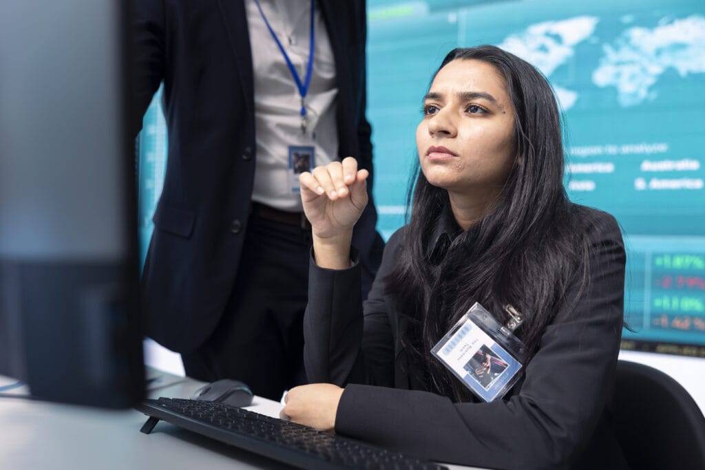 Introducción al monitoreo de cámaras de seguridad: el valor de la vigilancia 24/7